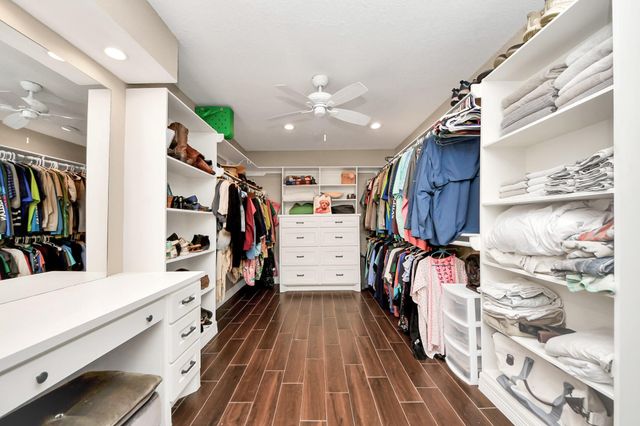 15 Haverford Lane, Friendswood, TX 77546