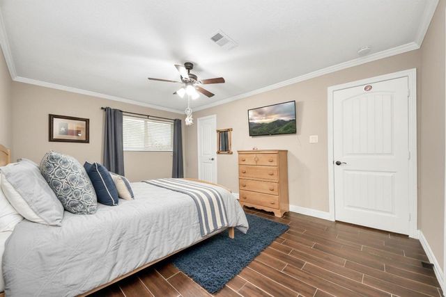 15 Haverford Lane, Friendswood, TX 77546