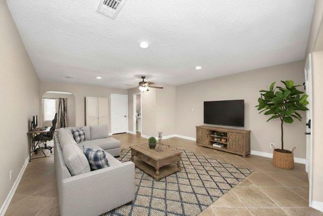 15 Haverford Lane, Friendswood, TX 77546