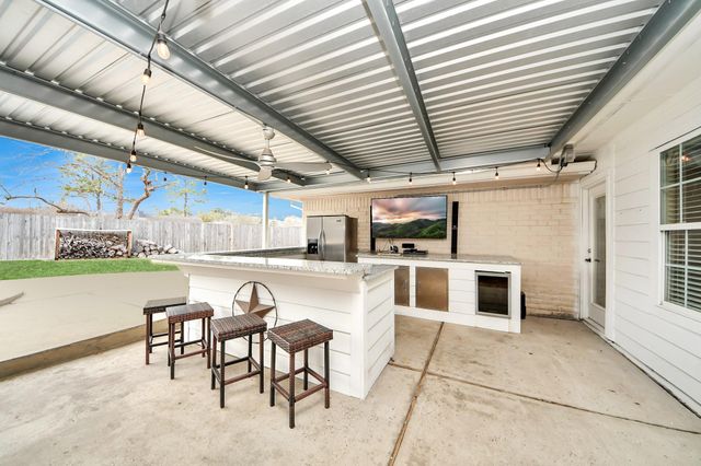 15 Haverford Lane, Friendswood, TX 77546