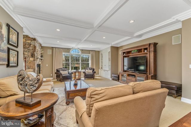 4 WISTERIA CT, Flemington, NJ 08822
