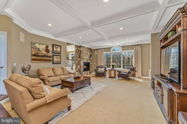 4 WISTERIA CT, Flemington, NJ 08822