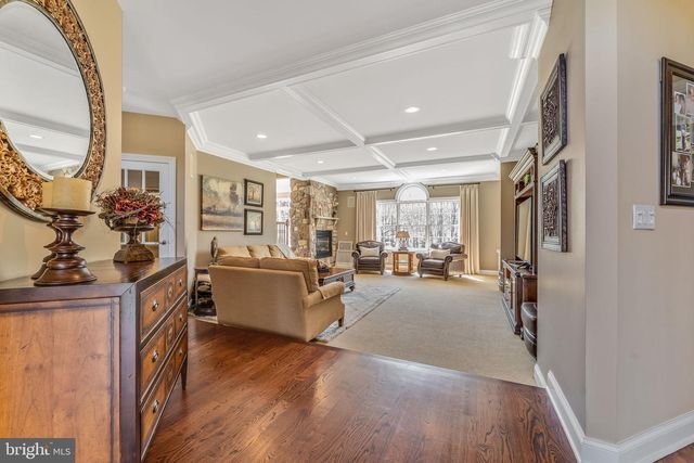 4 WISTERIA CT, Flemington, NJ 08822