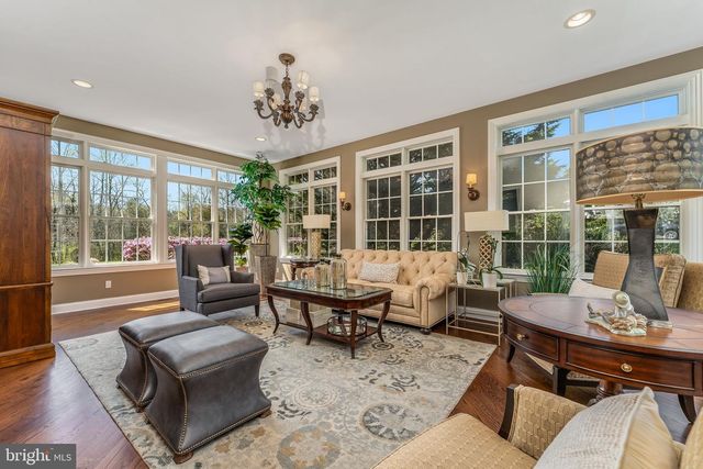 4 WISTERIA CT, Flemington, NJ 08822