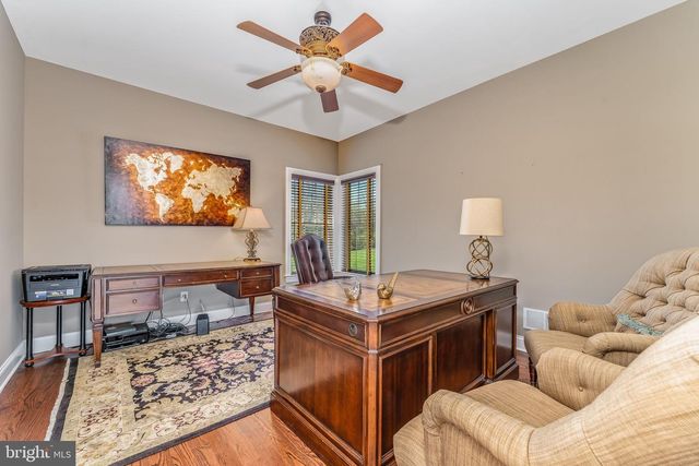 4 WISTERIA CT, Flemington, NJ 08822