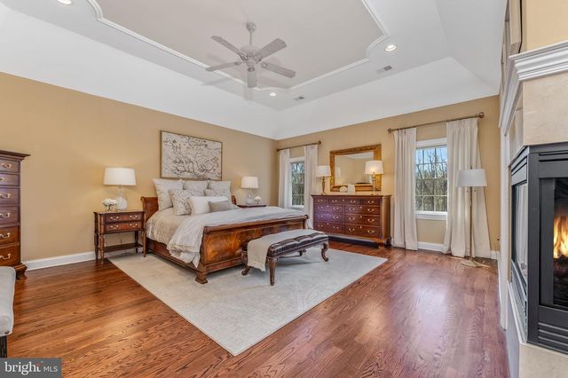4 WISTERIA CT, Flemington, NJ 08822