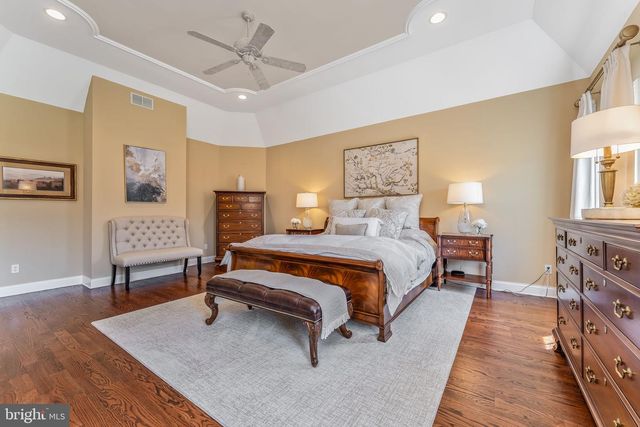 4 WISTERIA CT, Flemington, NJ 08822