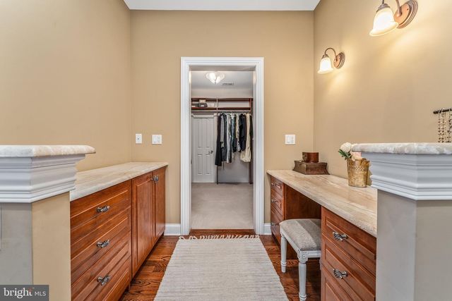 4 WISTERIA CT, Flemington, NJ 08822
