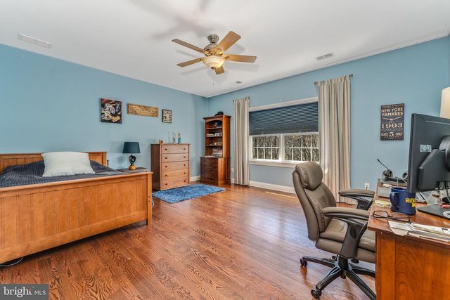 4 WISTERIA CT, Flemington, NJ 08822