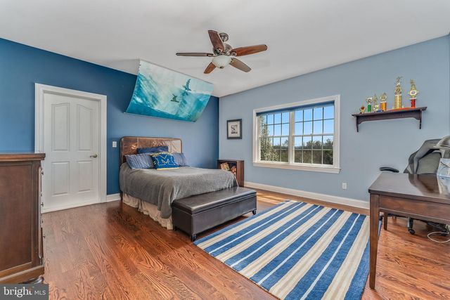 4 WISTERIA CT, Flemington, NJ 08822