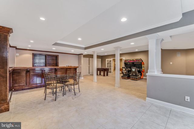 4 WISTERIA CT, Flemington, NJ 08822