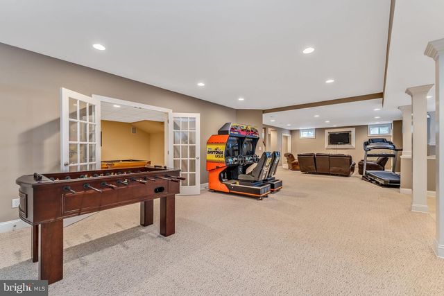 4 WISTERIA CT, Flemington, NJ 08822