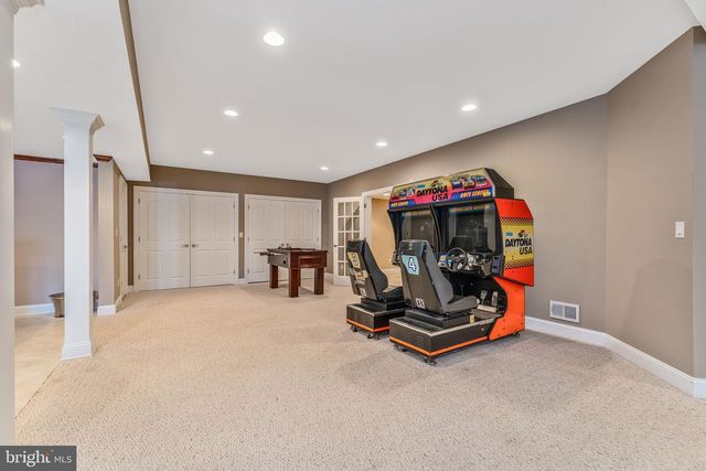4 WISTERIA CT, Flemington, NJ 08822