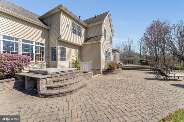 4 WISTERIA CT, Flemington, NJ 08822