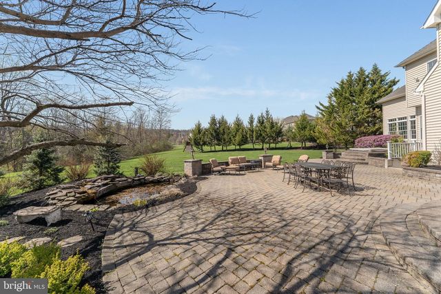 4 WISTERIA CT, Flemington, NJ 08822
