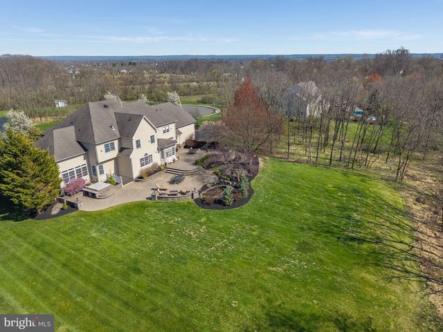4 WISTERIA CT, Flemington, NJ 08822