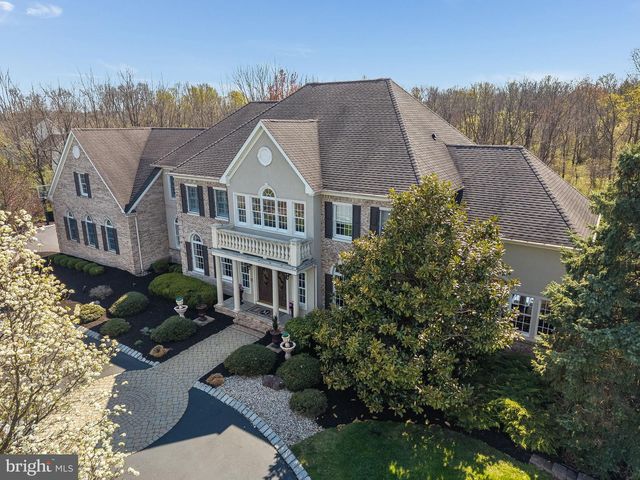 4 WISTERIA CT, Flemington, NJ 08822
