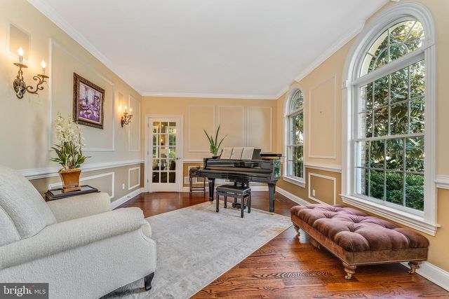 4 WISTERIA CT, Flemington, NJ 08822