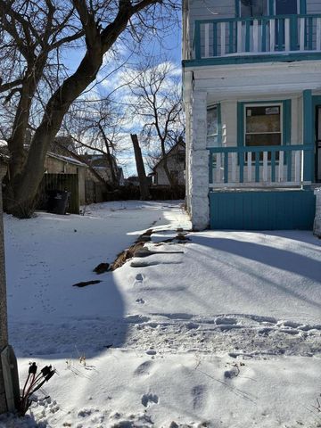 2817 N 12th STREET, Milwaukee, WI 53206