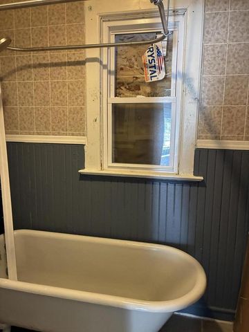 2817 N 12th STREET, Milwaukee, WI 53206