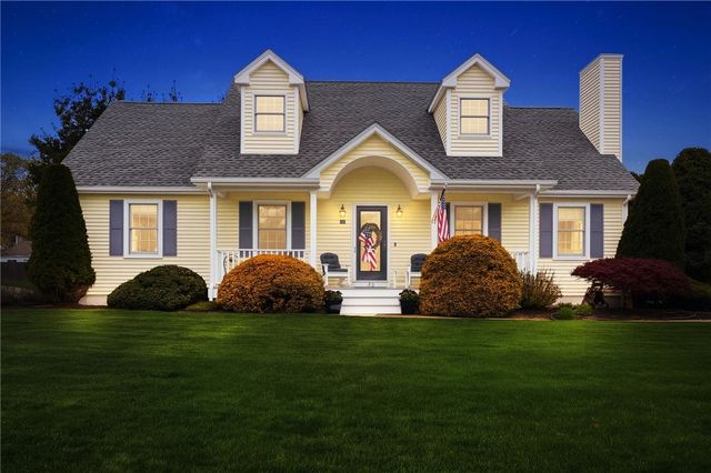 32 Sunny View Court, Warwick, RI 02886
