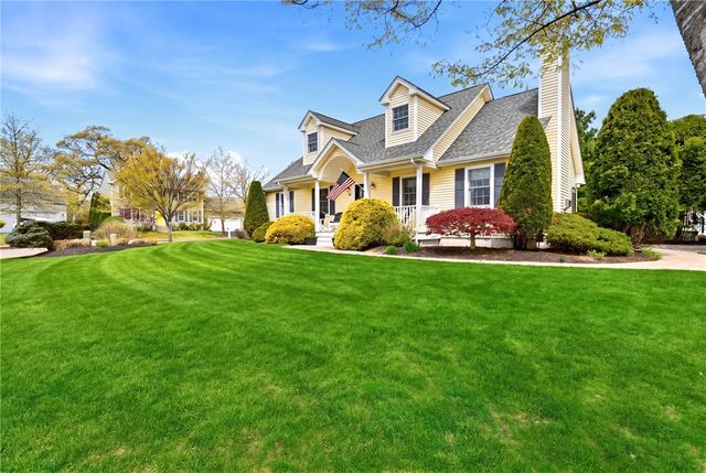 32 Sunny View Court, Warwick, RI 02886