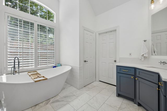 3824 Park Place, Addison, TX 75001