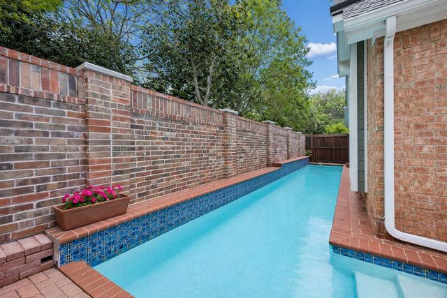 3824 Park Place, Addison, TX 75001