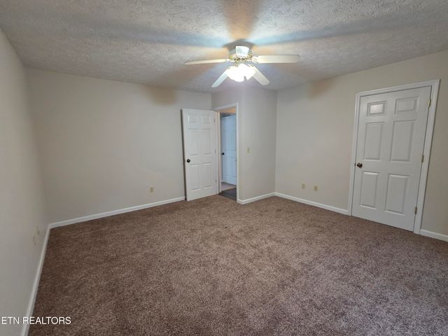 2474 New Lake Rd, Spring City, TN 37381