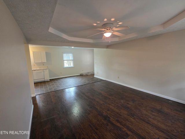 2474 New Lake Rd, Spring City, TN 37381