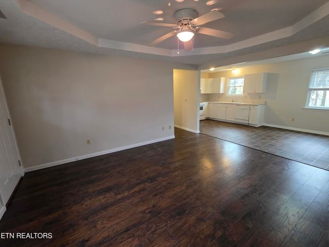 2474 New Lake Rd, Spring City, TN 37381