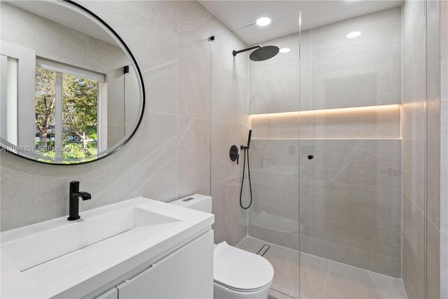 8420 SW 179th St, Palmetto Bay, FL 33157