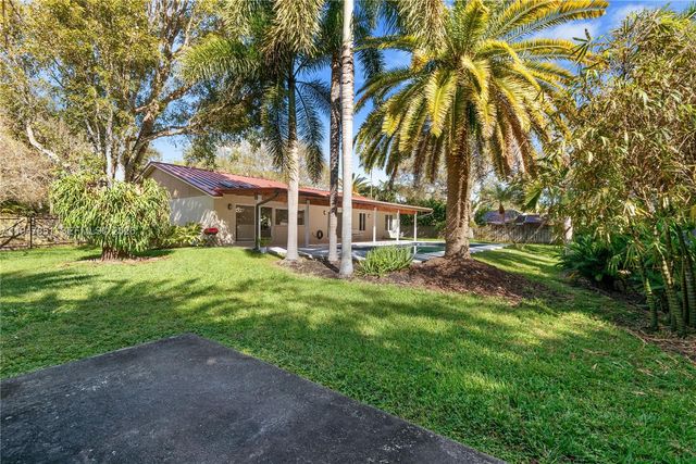 8420 SW 179th St, Palmetto Bay, FL 33157