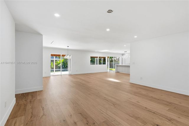 8420 SW 179th St, Palmetto Bay, FL 33157