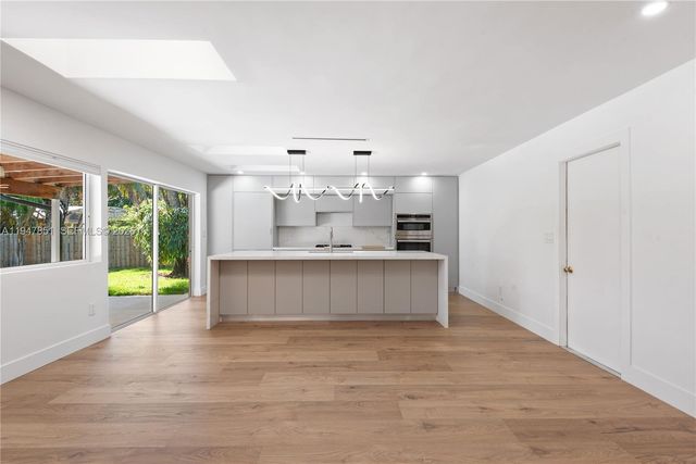 8420 SW 179th St, Palmetto Bay, FL 33157