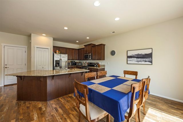 6605 Svea Court NE, Lacey, WA 98516