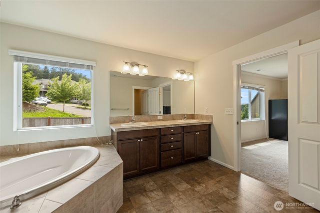 6605 Svea Court NE, Lacey, WA 98516