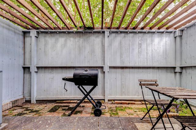 1212 Fairview Avenue A, Houston, TX 77006