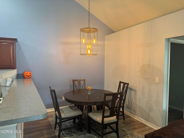 9882 Connor Lake Circle, Perrysburg, OH 43551