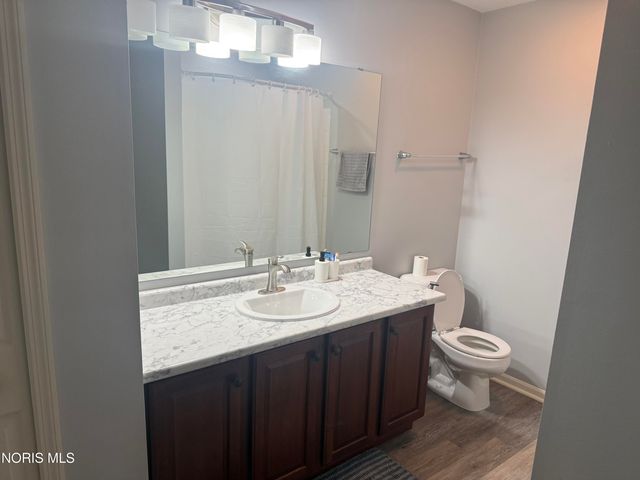 9882 Connor Lake Circle, Perrysburg, OH 43551