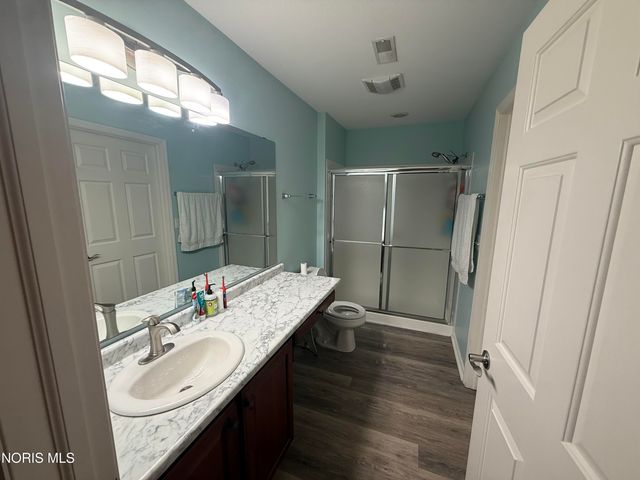 9882 Connor Lake Circle, Perrysburg, OH 43551