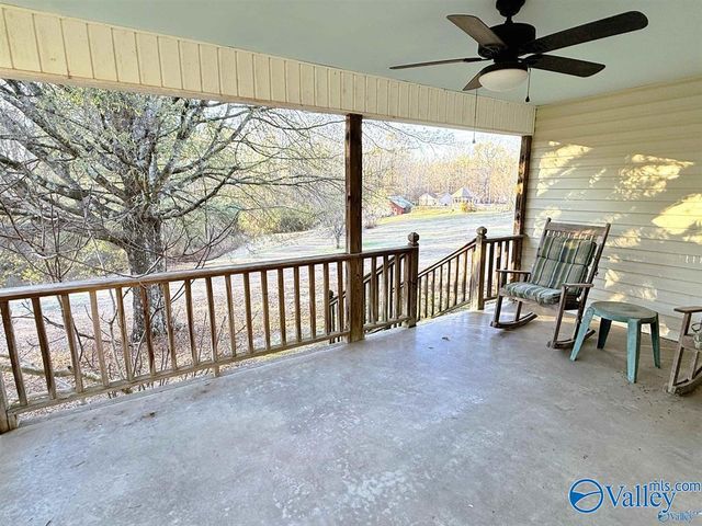 829 10th Street NW, Arab, AL 35016