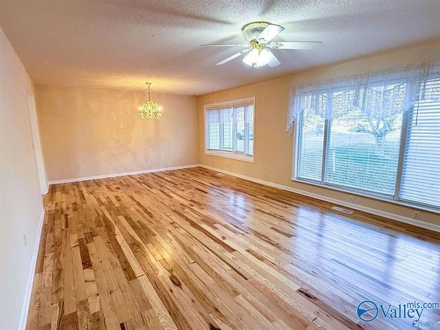 829 10th Street NW, Arab, AL 35016