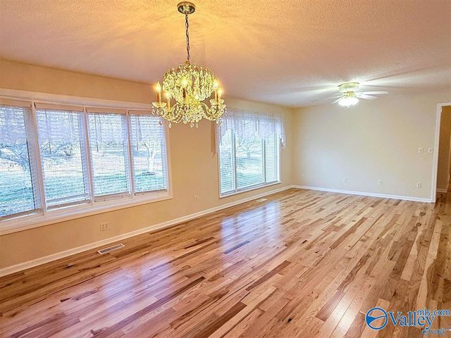 829 10th Street NW, Arab, AL 35016