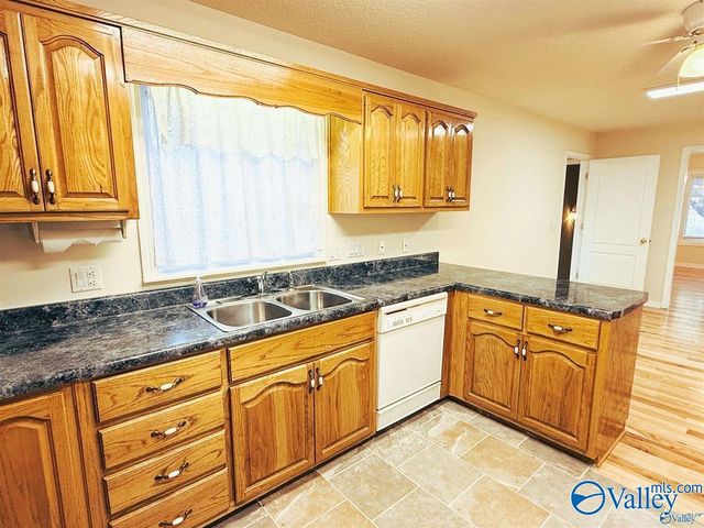 829 10th Street NW, Arab, AL 35016