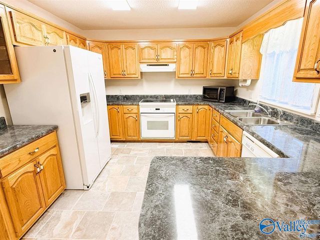 829 10th Street NW, Arab, AL 35016