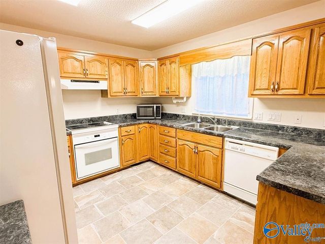 829 10th Street NW, Arab, AL 35016