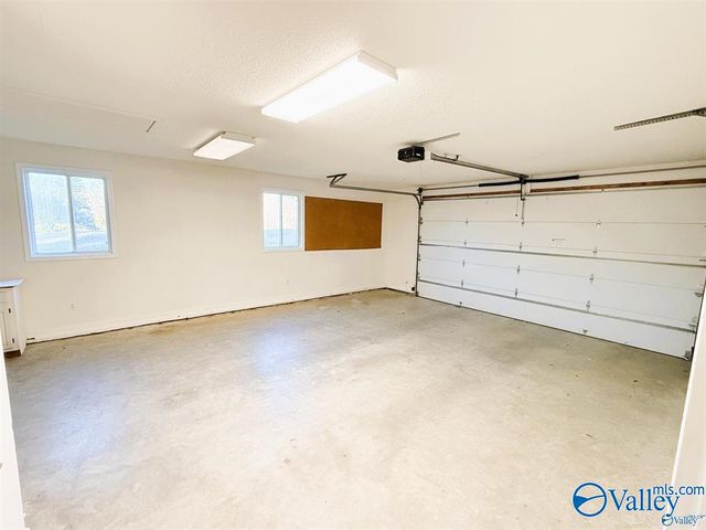 829 10th Street NW, Arab, AL 35016