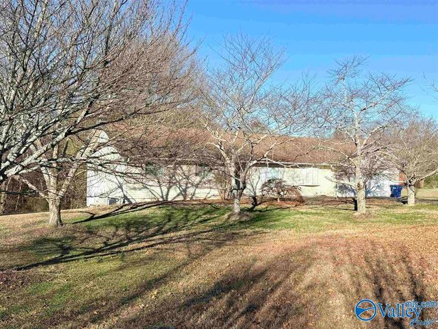 829 10th Street NW, Arab, AL 35016