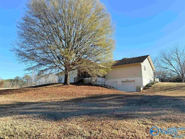 829 10th Street NW, Arab, AL 35016